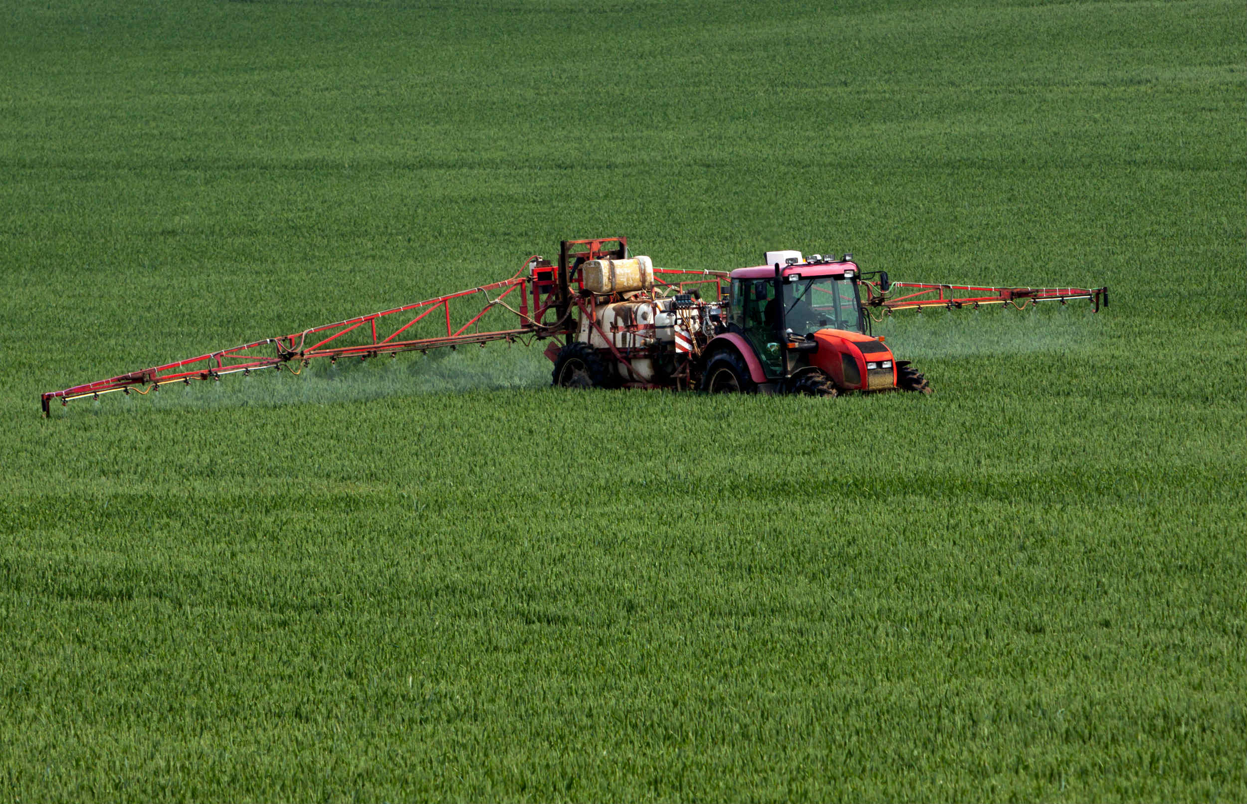 Landmænd overtræder regler med pesticider 